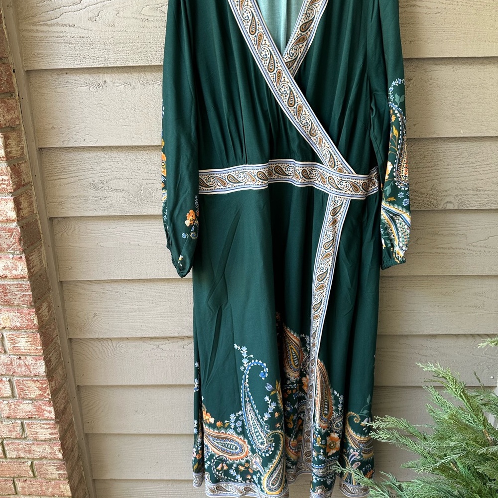 Soft Surroundings Emerald Paisley Long Sleeve Dress